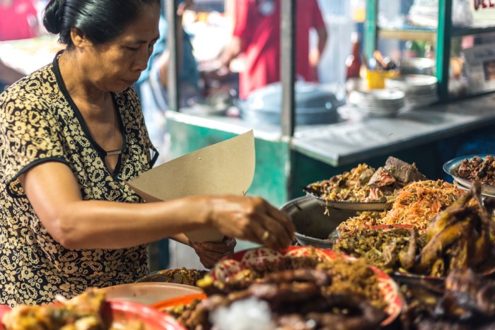 Raminten kumparan jogja dekat tugu restoran rekomendasi kuliner sekitar malam malioboro